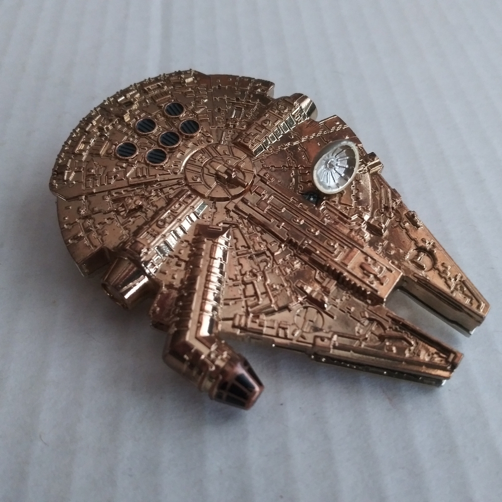 Star Wars Hot Wheels Gold MILLENNIUM FALCON Starships Die-cast - Collectible